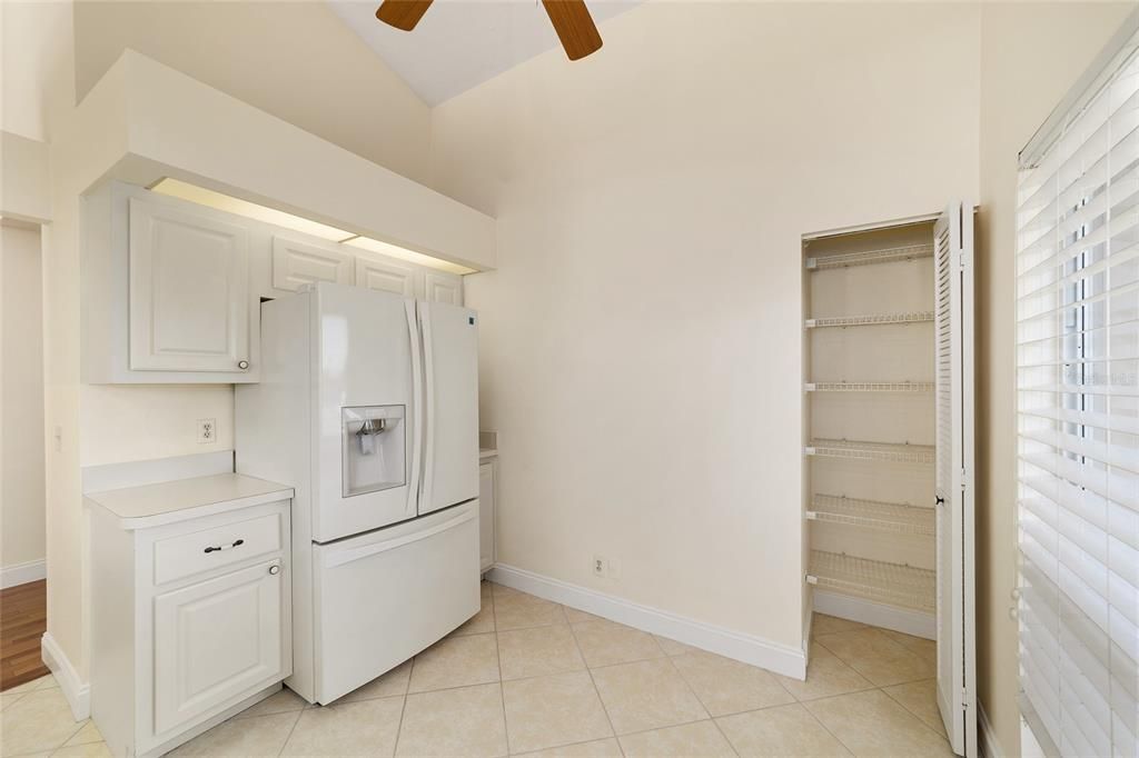 Active With Contract: $195,000 (2 beds, 2 baths, 1151 Square Feet)