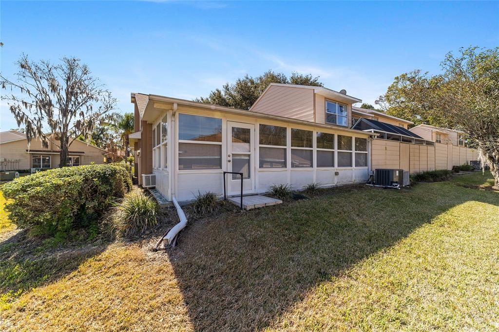 Active With Contract: $195,000 (2 beds, 2 baths, 1151 Square Feet)