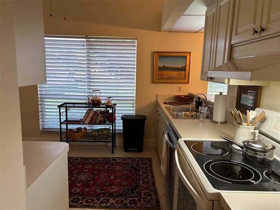 Active With Contract: $195,000 (2 beds, 2 baths, 1151 Square Feet)