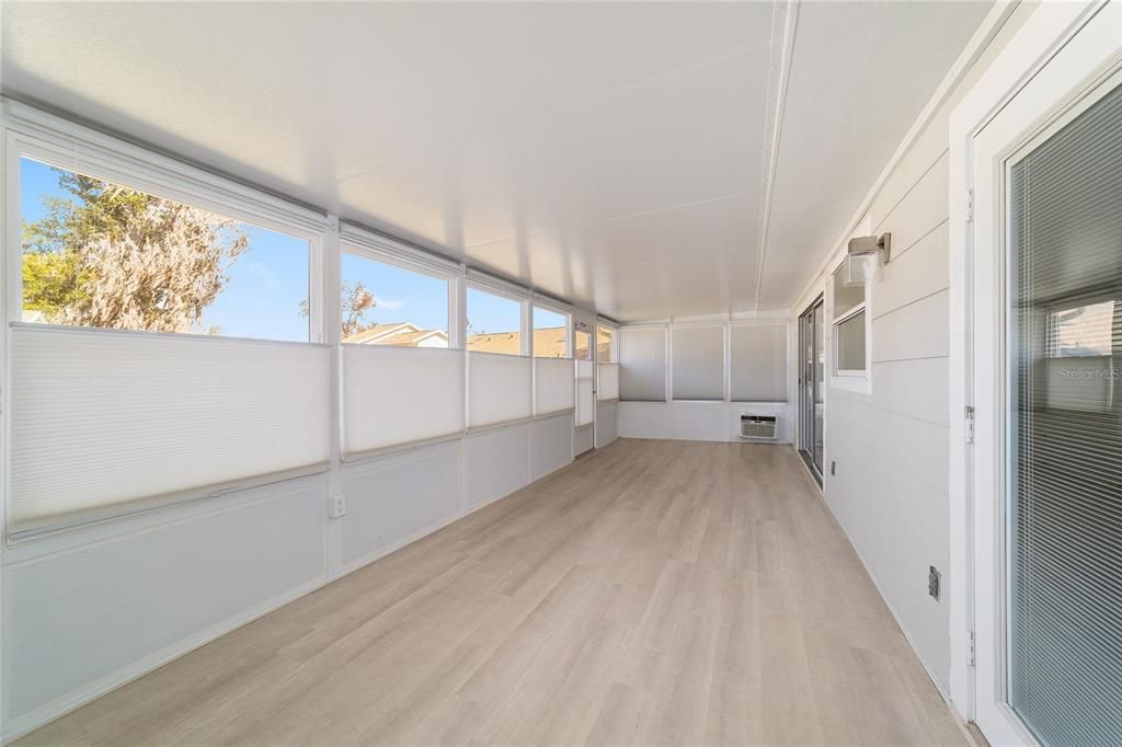 Active With Contract: $195,000 (2 beds, 2 baths, 1151 Square Feet)