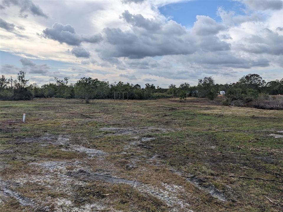 На продажу: $124,900 (4.52 acres)