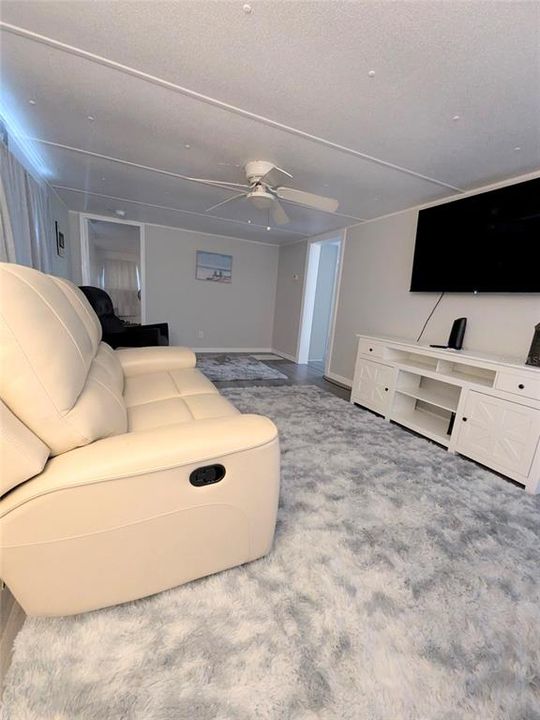 For Sale: $139,900 (3 beds, 2 baths, 1152 Square Feet)