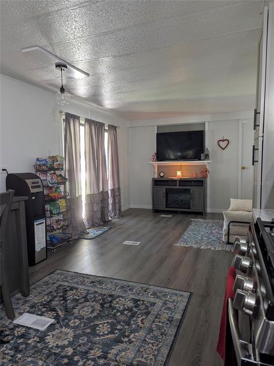 For Sale: $139,900 (3 beds, 2 baths, 1152 Square Feet)
