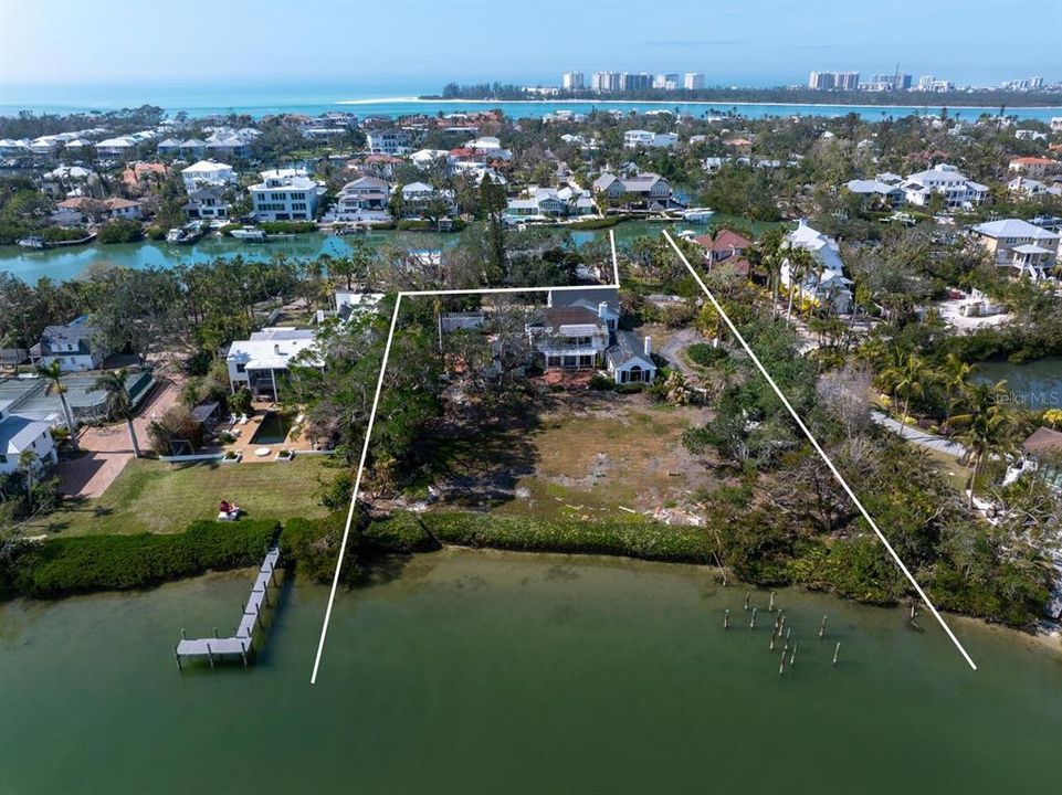 En Venta: $8,450,000 (1.52 acres)