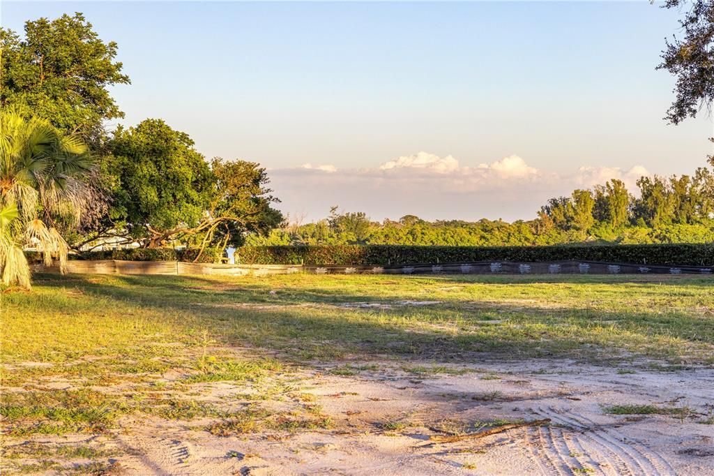 En Venta: $8,450,000 (1.52 acres)