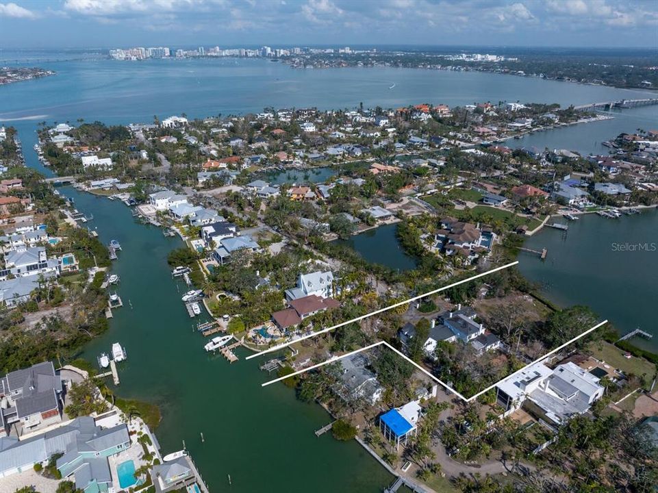 En Venta: $8,450,000 (1.52 acres)