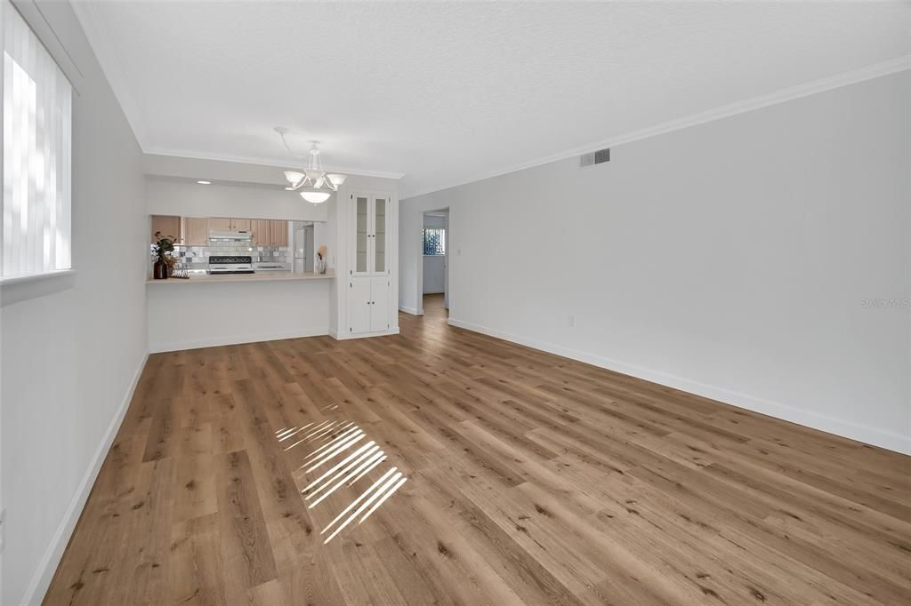 На продажу: $149,000 (2 спален, 2 ванн, 1156 Квадратных фут)