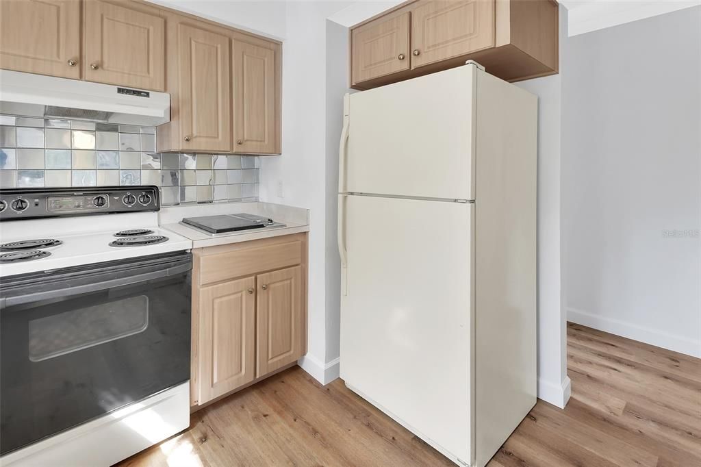 На продажу: $149,000 (2 спален, 2 ванн, 1156 Квадратных фут)