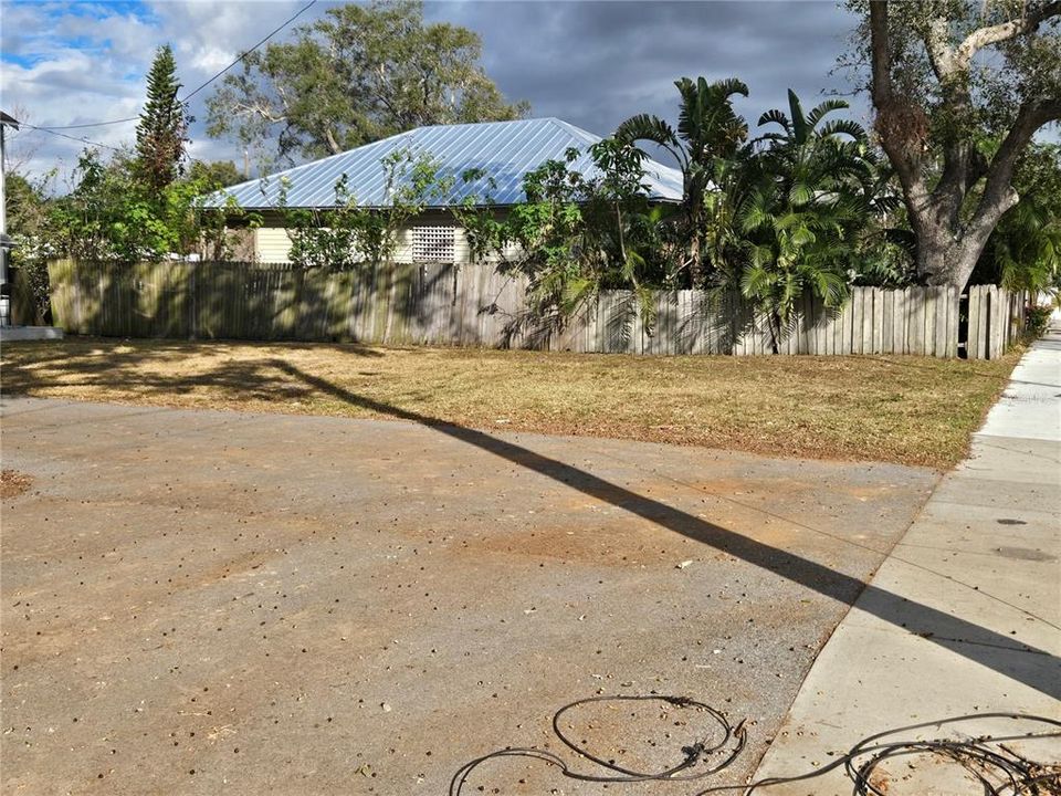 待售: $12,540 (0 贝兹, 0 浴室, 2394 平方英尺)