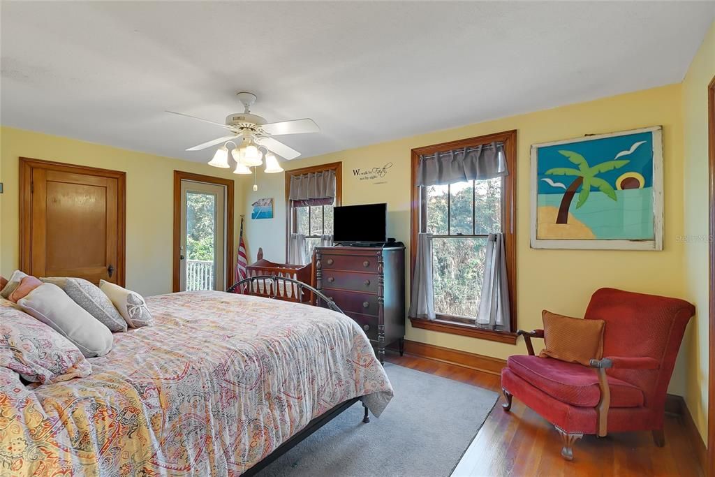 For Sale: $749,000 (5 beds, 3 baths, 3556 Square Feet)