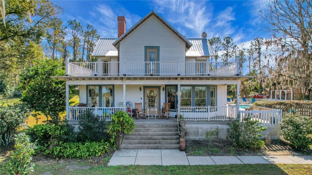 For Sale: $749,000 (5 beds, 3 baths, 3556 Square Feet)