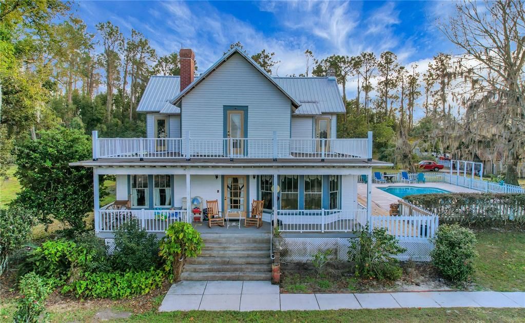 For Sale: $749,000 (5 beds, 3 baths, 3556 Square Feet)