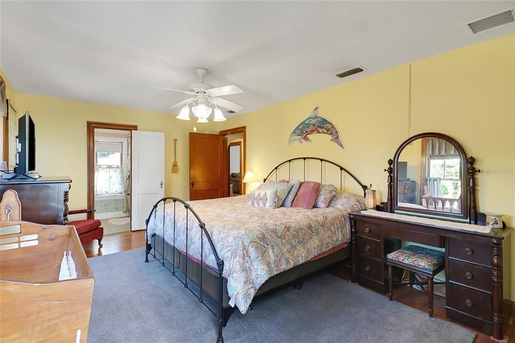 For Sale: $749,000 (5 beds, 3 baths, 3556 Square Feet)