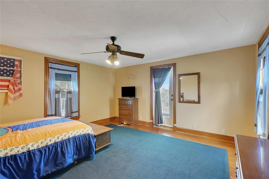 For Sale: $749,000 (5 beds, 3 baths, 3556 Square Feet)