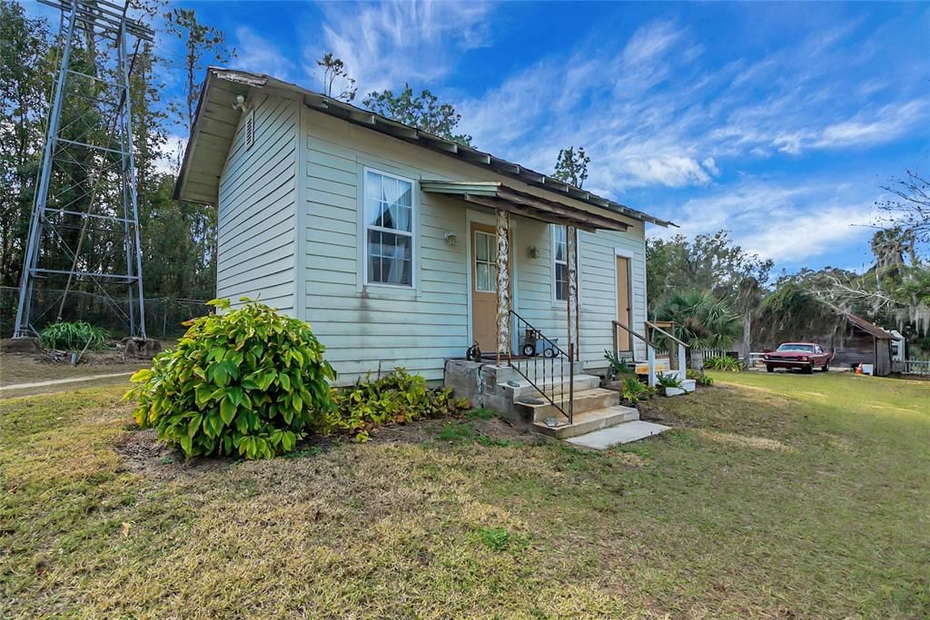 For Sale: $749,000 (5 beds, 3 baths, 3556 Square Feet)