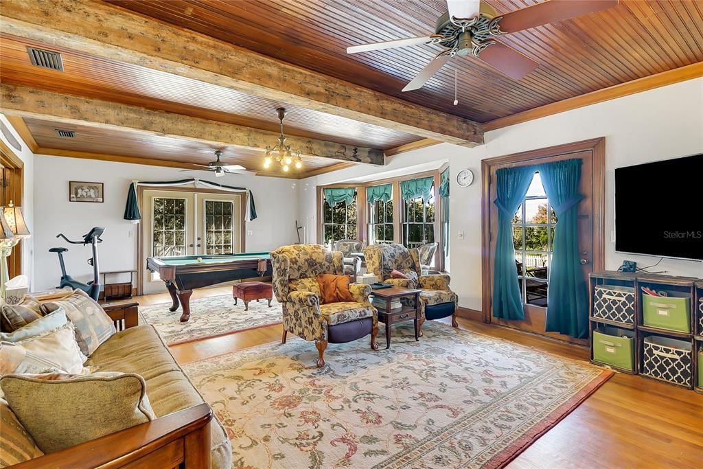 For Sale: $749,000 (5 beds, 3 baths, 3556 Square Feet)