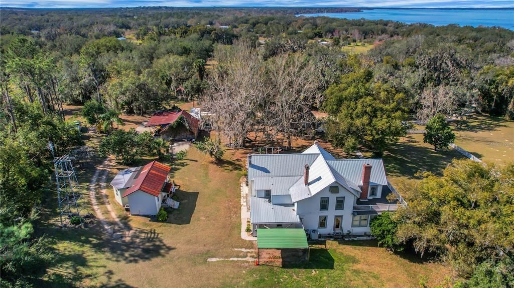 For Sale: $749,000 (5 beds, 3 baths, 3556 Square Feet)