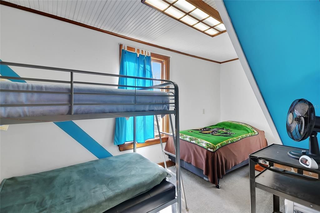 For Sale: $749,000 (5 beds, 3 baths, 3556 Square Feet)