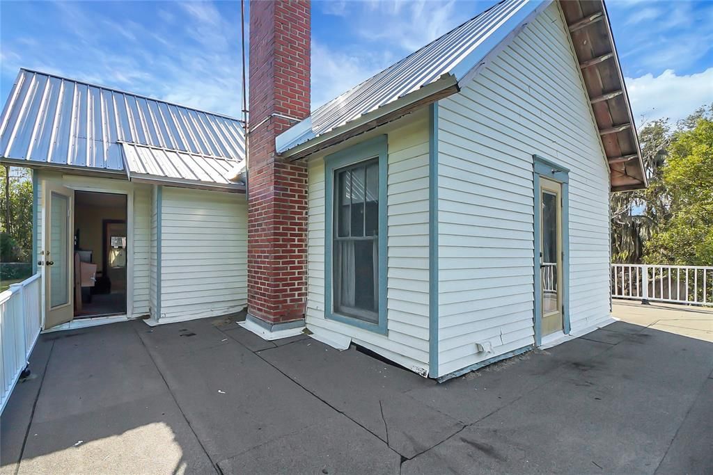 For Sale: $749,000 (5 beds, 3 baths, 3556 Square Feet)