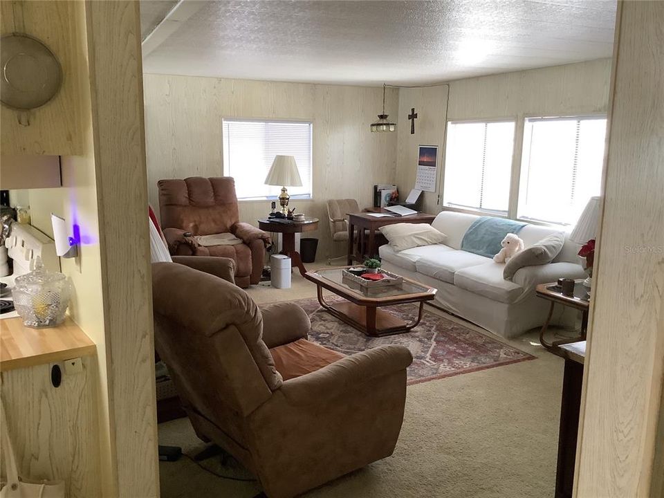 For Sale: $99,000 (2 beds, 2 baths, 1056 Square Feet)