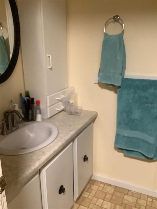 For Sale: $99,000 (2 beds, 2 baths, 1056 Square Feet)