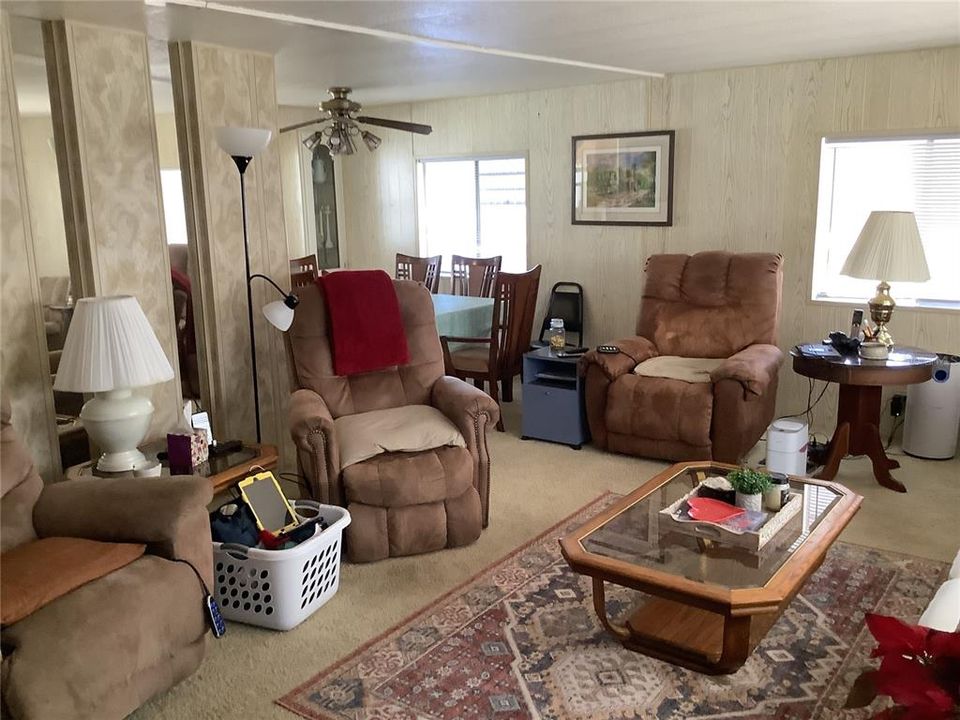 For Sale: $99,000 (2 beds, 2 baths, 1056 Square Feet)