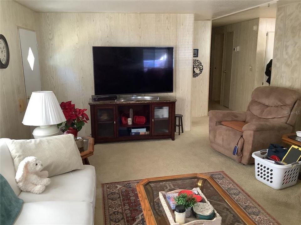 For Sale: $99,000 (2 beds, 2 baths, 1056 Square Feet)