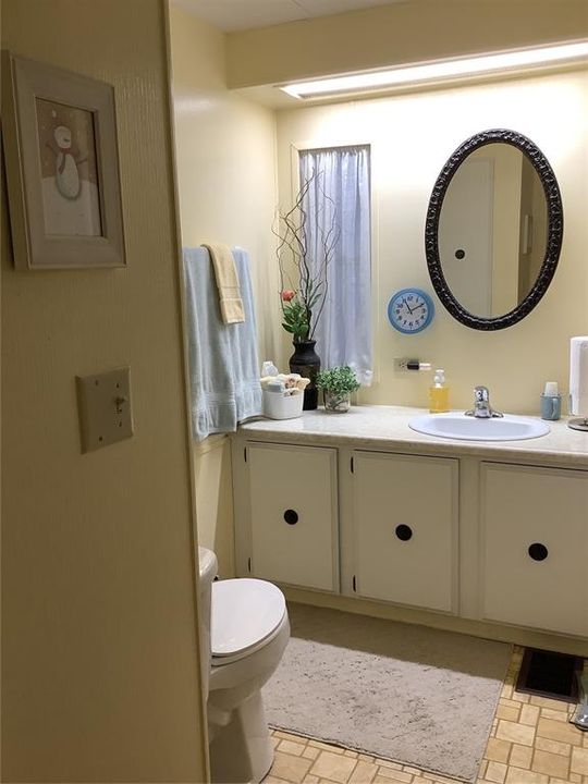 For Sale: $99,000 (2 beds, 2 baths, 1056 Square Feet)