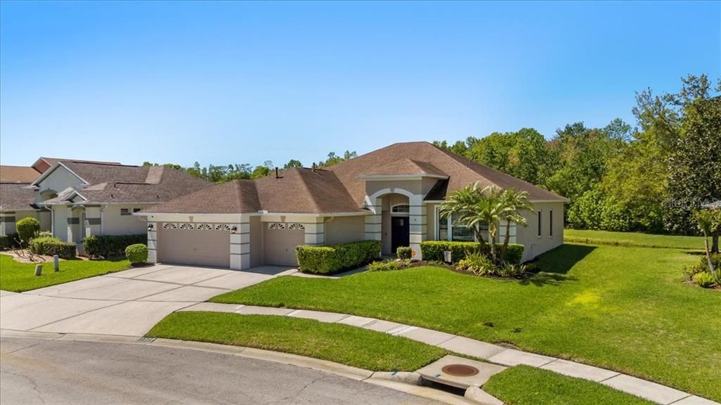 Недавно продано: $555,000 (4 спален, 3 ванн, 2336 Квадратных фут)