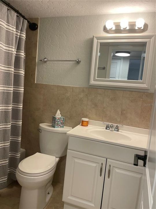 For Sale: $224,999 (2 beds, 2 baths, 956 Square Feet)