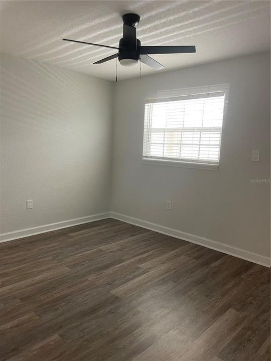 На продажу: $239,990 (2 спален, 2 ванн, 956 Квадратных фут)