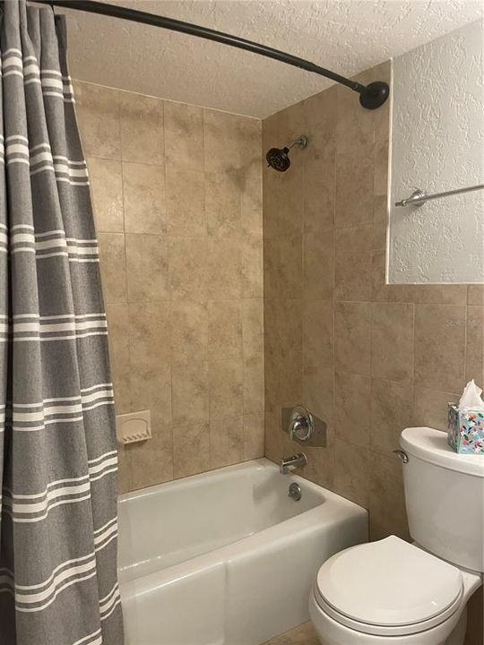 На продажу: $239,990 (2 спален, 2 ванн, 956 Квадратных фут)