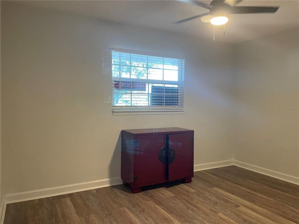 На продажу: $239,990 (2 спален, 2 ванн, 956 Квадратных фут)