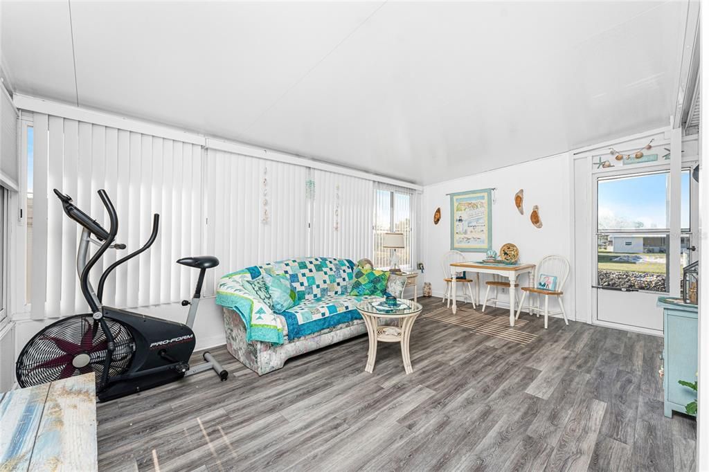 Active With Contract: $175,000 (2 beds, 2 baths, 1152 Square Feet)