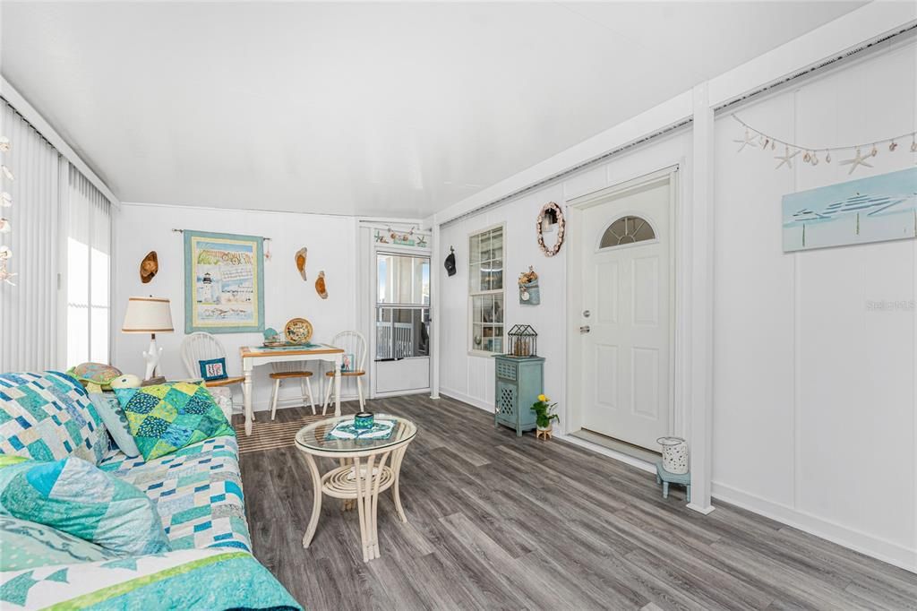 Active With Contract: $175,000 (2 beds, 2 baths, 1152 Square Feet)