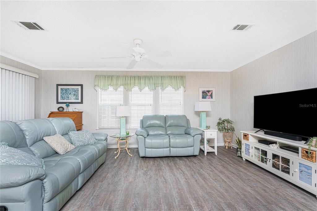 Active With Contract: $175,000 (2 beds, 2 baths, 1152 Square Feet)