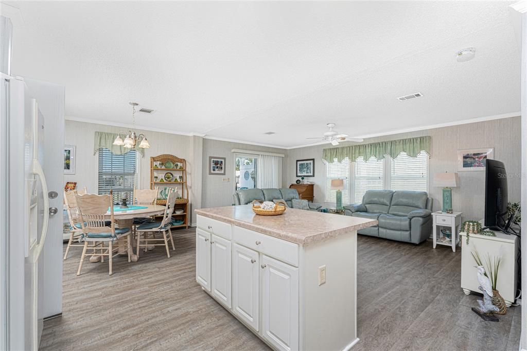 Active With Contract: $175,000 (2 beds, 2 baths, 1152 Square Feet)