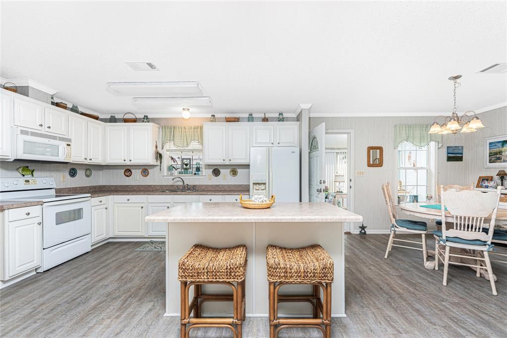 Active With Contract: $175,000 (2 beds, 2 baths, 1152 Square Feet)