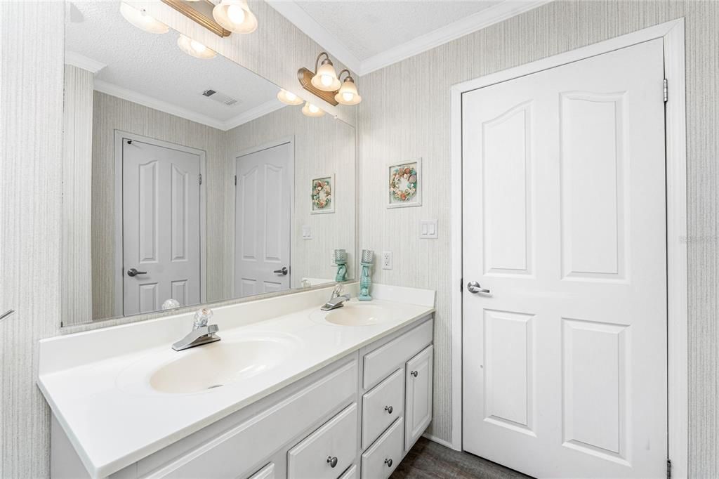 Active With Contract: $175,000 (2 beds, 2 baths, 1152 Square Feet)