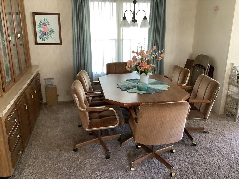 For Sale: $195,000 (2 beds, 2 baths, 1284 Square Feet)