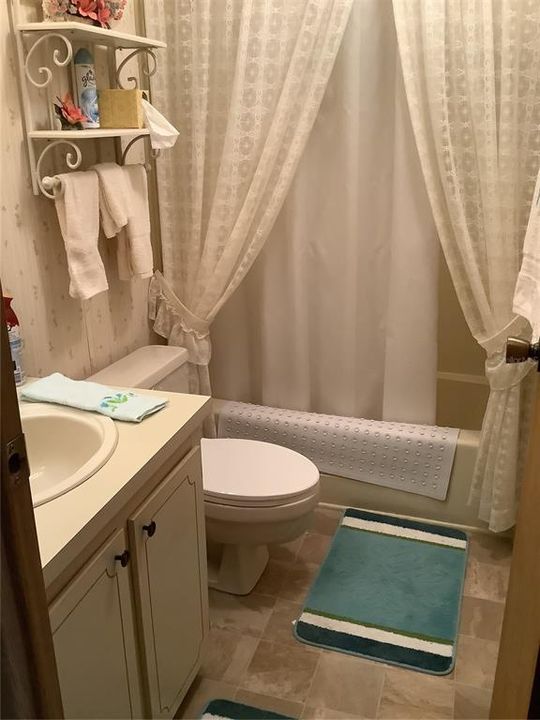 For Sale: $195,000 (2 beds, 2 baths, 1284 Square Feet)