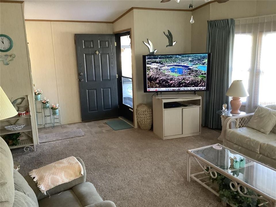 For Sale: $195,000 (2 beds, 2 baths, 1284 Square Feet)