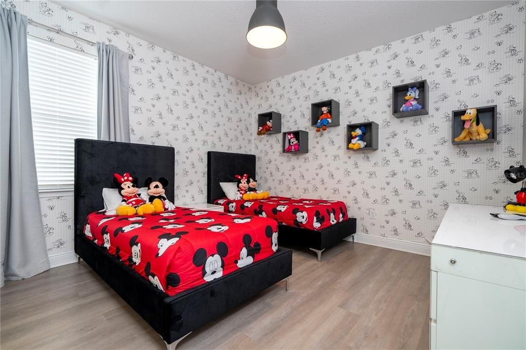 待售: $1,400,000 (8 贝兹, 6 浴室, 3612 平方英尺)