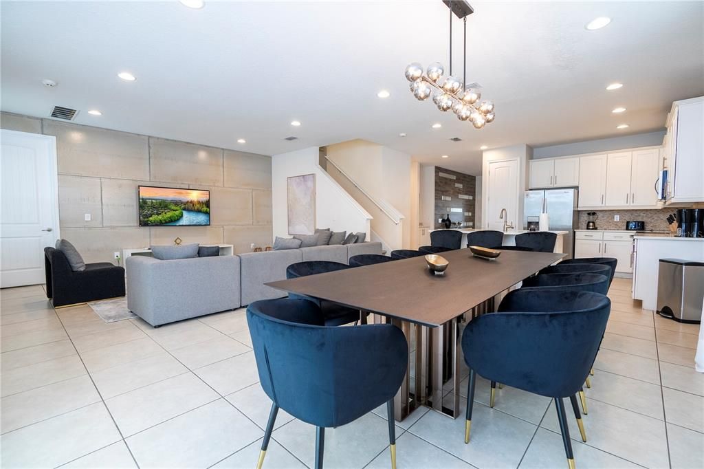 待售: $1,400,000 (8 贝兹, 6 浴室, 3612 平方英尺)