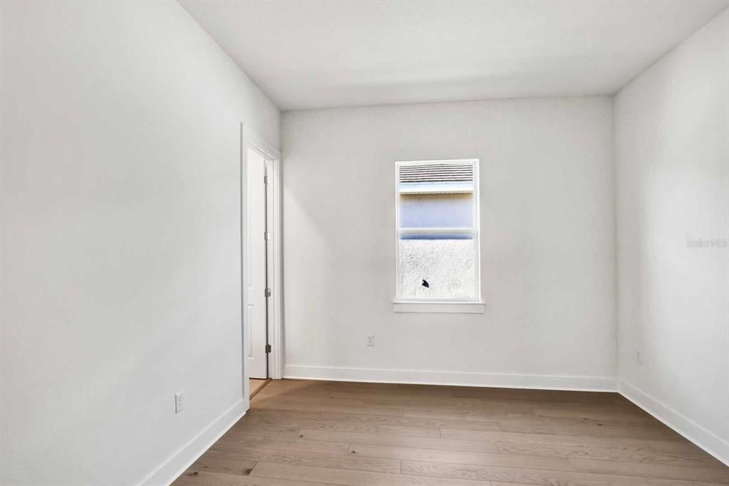 Под контрактом: $909,000 (3 спален, 3 ванн, 2517 Квадратных фут)