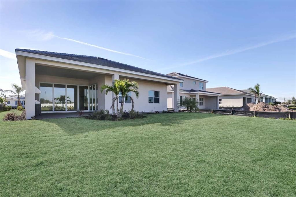 Под контрактом: $909,000 (3 спален, 3 ванн, 2517 Квадратных фут)