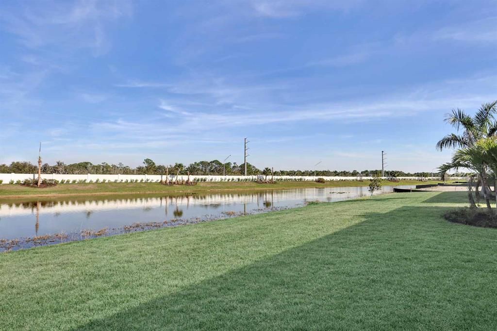 Под контрактом: $909,000 (3 спален, 3 ванн, 2517 Квадратных фут)