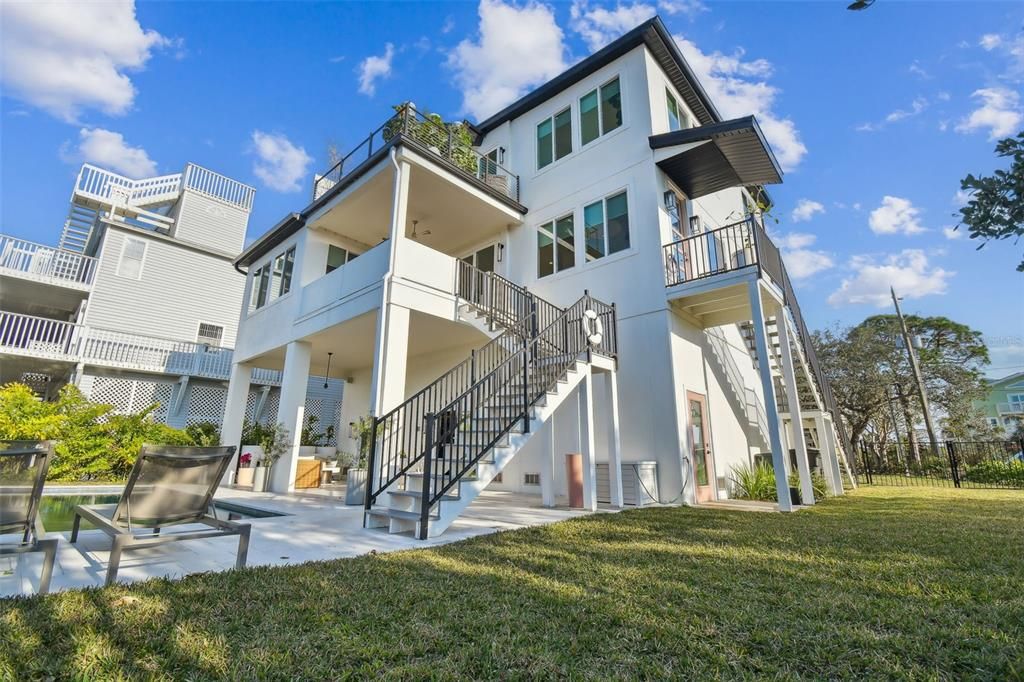 For Sale: $1,595,000 (4 beds, 3 baths, 2544 Square Feet)