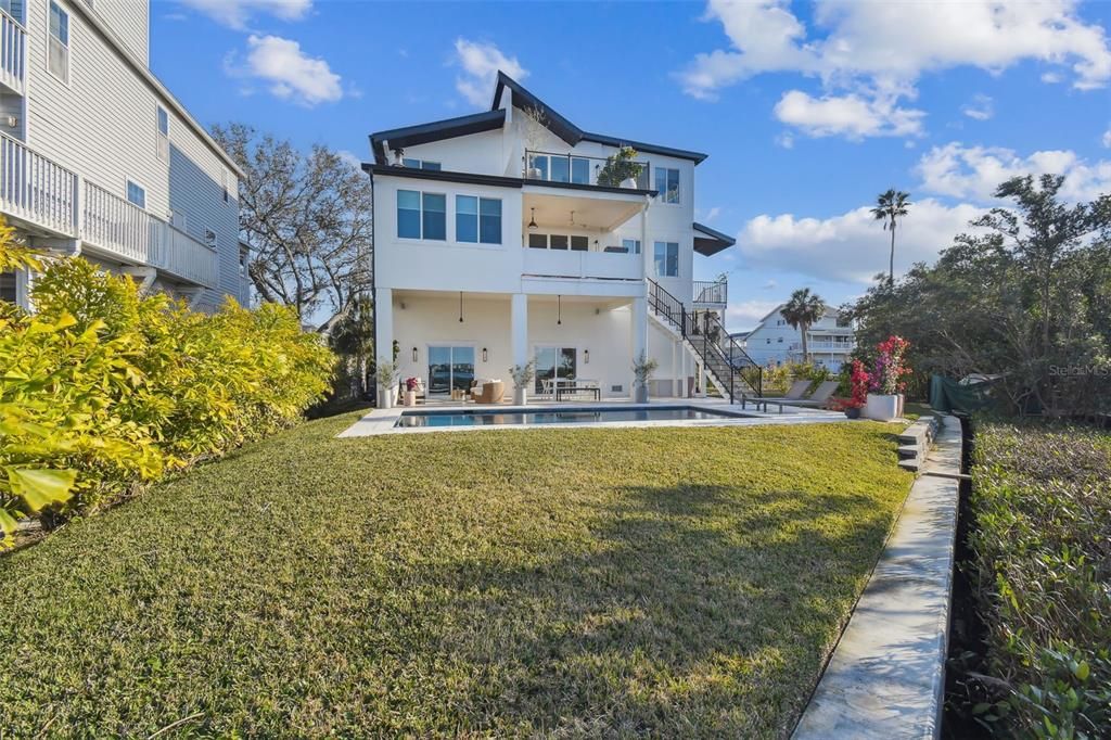 For Sale: $1,595,000 (4 beds, 3 baths, 2544 Square Feet)