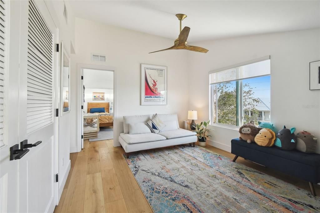 For Sale: $1,595,000 (4 beds, 3 baths, 2544 Square Feet)